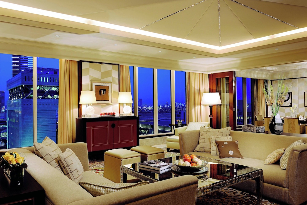 the ritz carlton dubai international financial centre