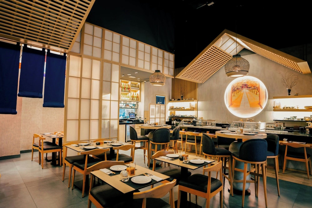 the ritz carlton dubai international financial centre