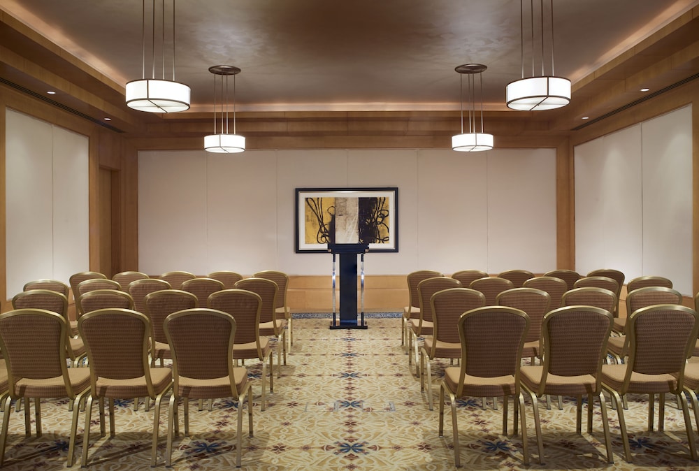 the ritz carlton dubai international financial centre