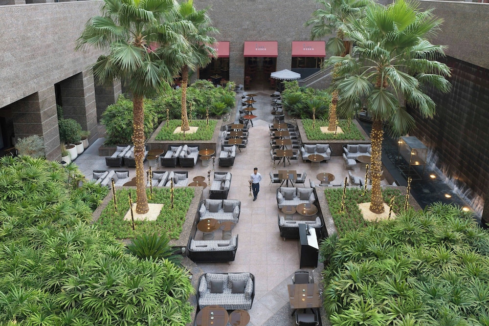 the ritz carlton dubai international financial centre