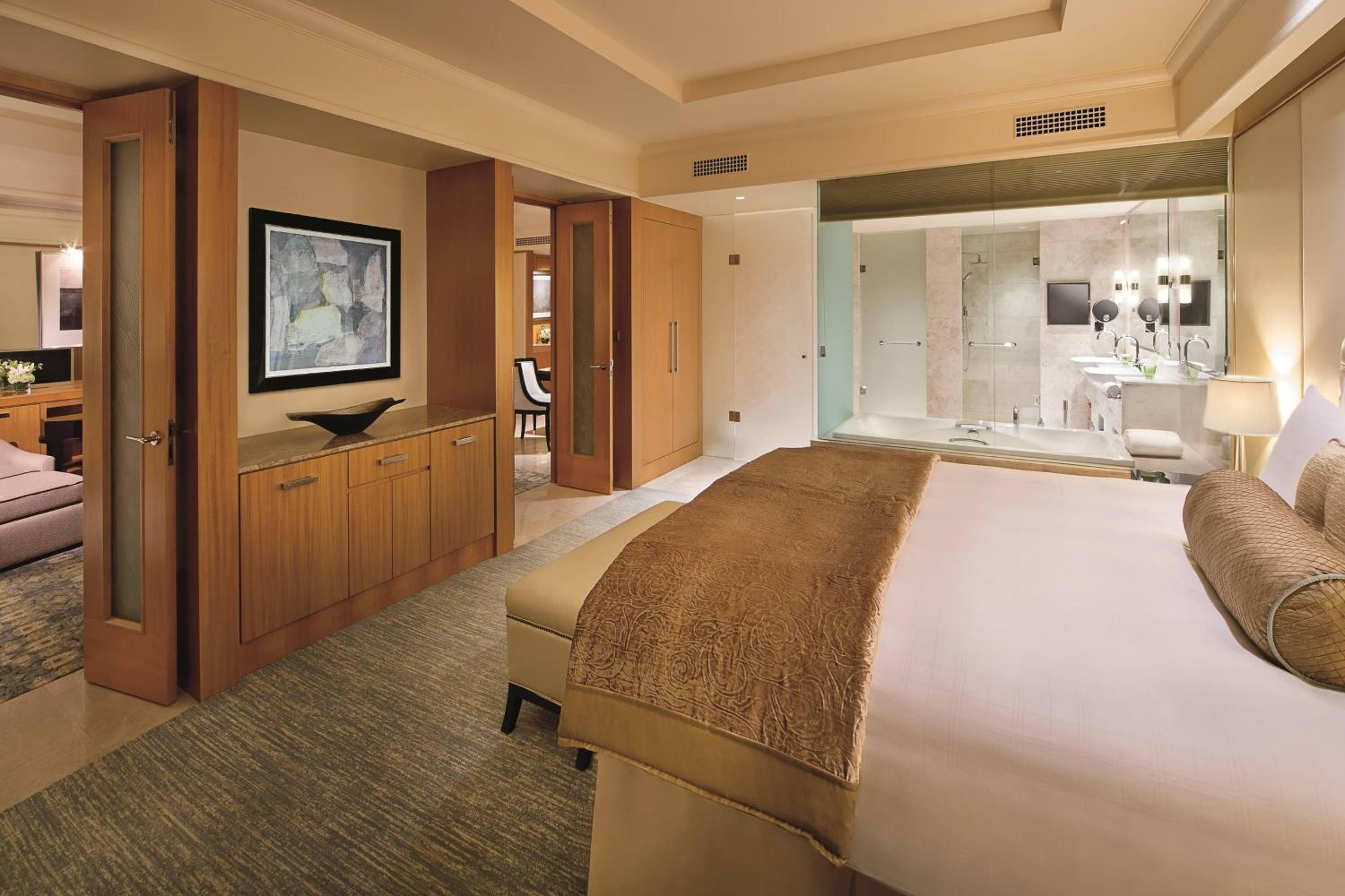 the ritz carlton dubai international financial centre