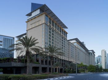the ritz carlton dubai international financial centre