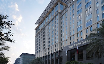 the ritz carlton dubai international financial centre
