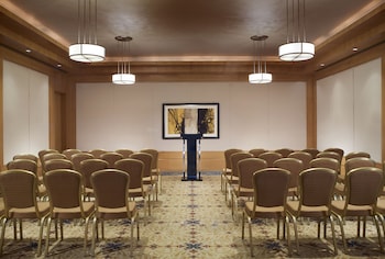 the ritz carlton dubai international financial centre