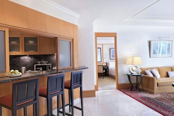 the ritz carlton dubai international financial centre