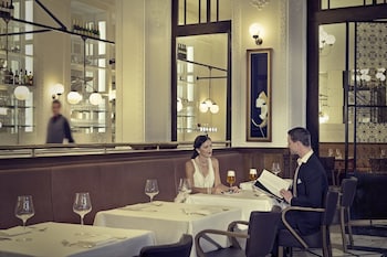 the ritz carlton dubai international financial centre