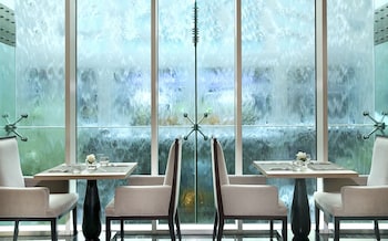 the ritz carlton dubai international financial centre