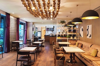 the ritz carlton dubai international financial centre