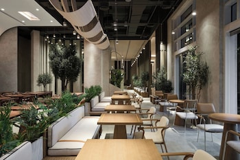 the ritz carlton dubai international financial centre