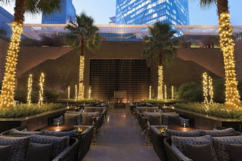 the ritz carlton dubai international financial centre