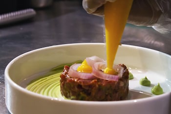 the ritz carlton dubai international financial centre