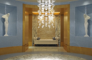 the ritz carlton dubai international financial centre