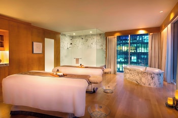 the ritz carlton dubai international financial centre