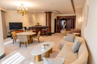 majestic cove hotel