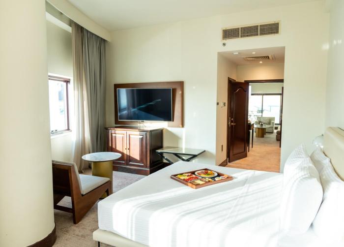 majestic cove hotel