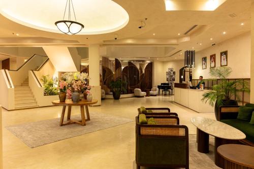 majestic cove hotel