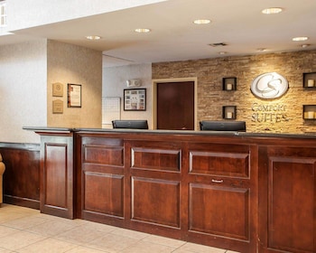 comfort suites east brunswick south river