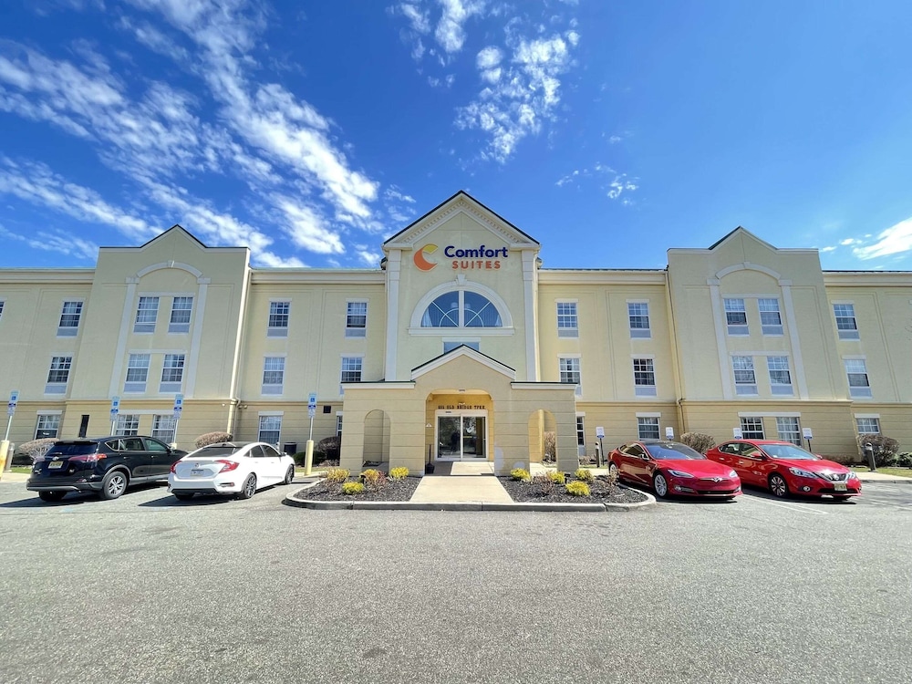 comfort suites east brunswick south river