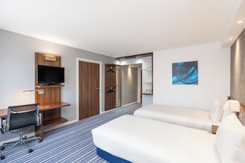 holiday inn express cambridge duxford m11 j10