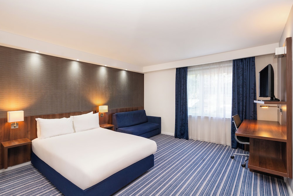 holiday inn express cambridge duxford m11 j10