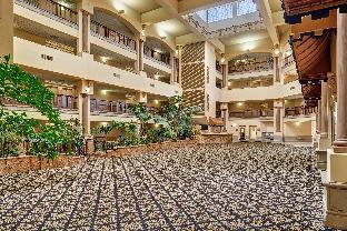 Radisson Hotel El Paso Airport,Fort Bliss>>El Paso,4 star