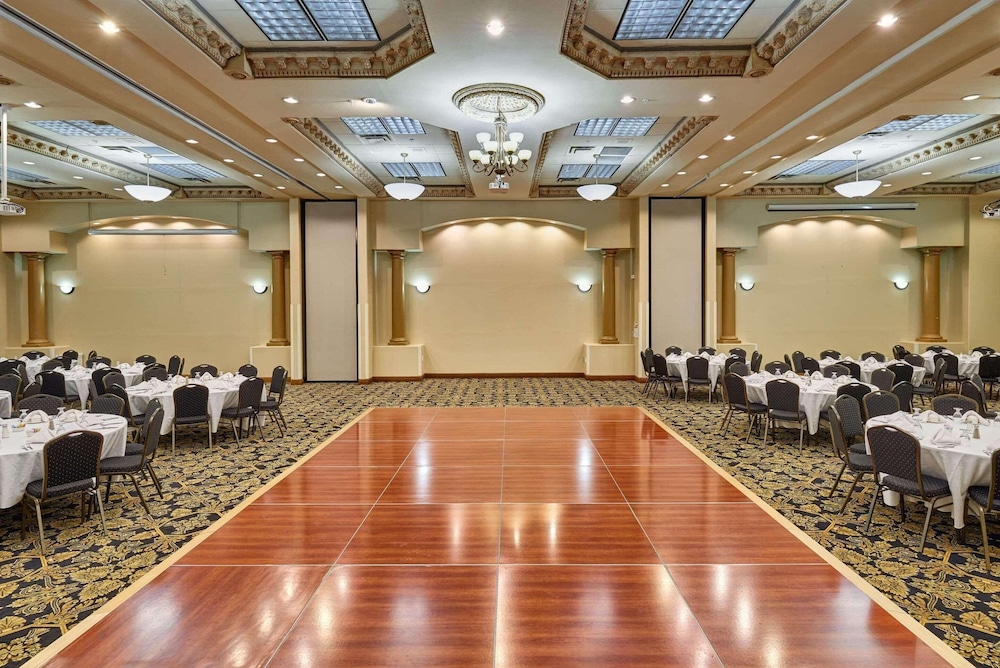 radisson hotel el paso airport