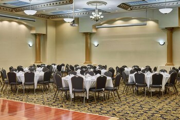 radisson hotel el paso airport