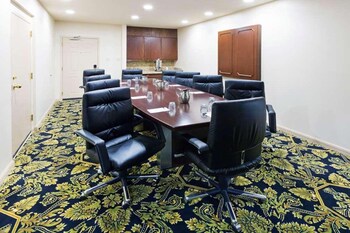radisson hotel el paso airport