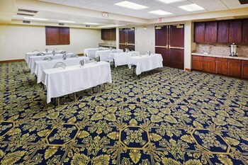 radisson hotel el paso airport
