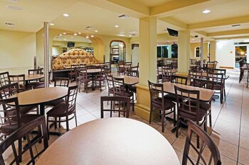 radisson hotel el paso airport