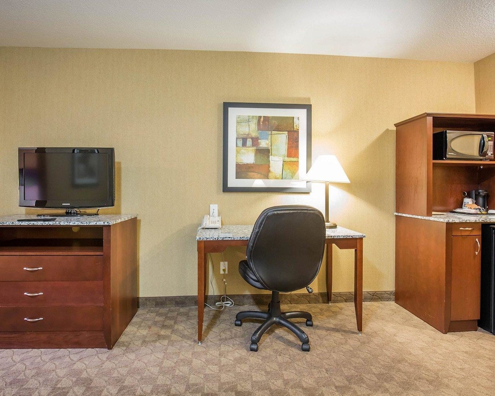 comfort inn and suites airdrie