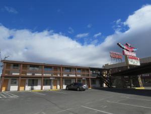 thunderbird motel