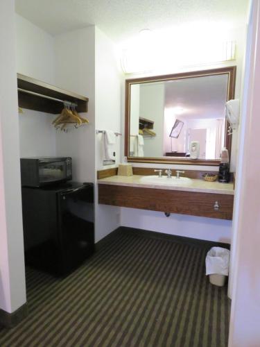 thunderbird motel