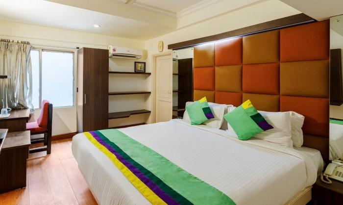 hotel crown