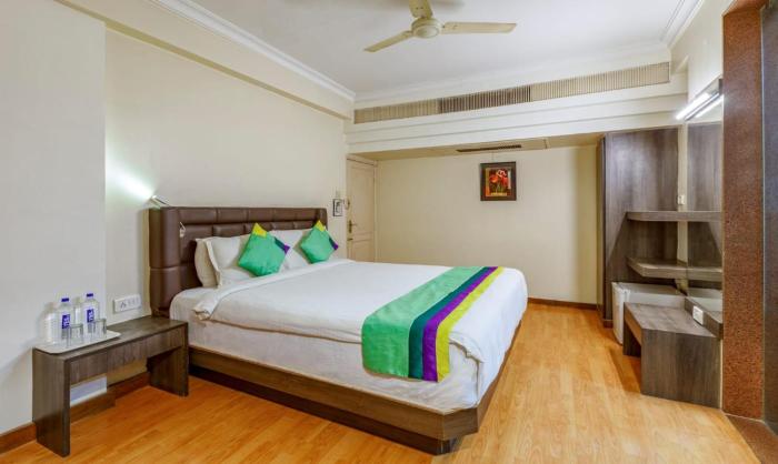 hotel crown