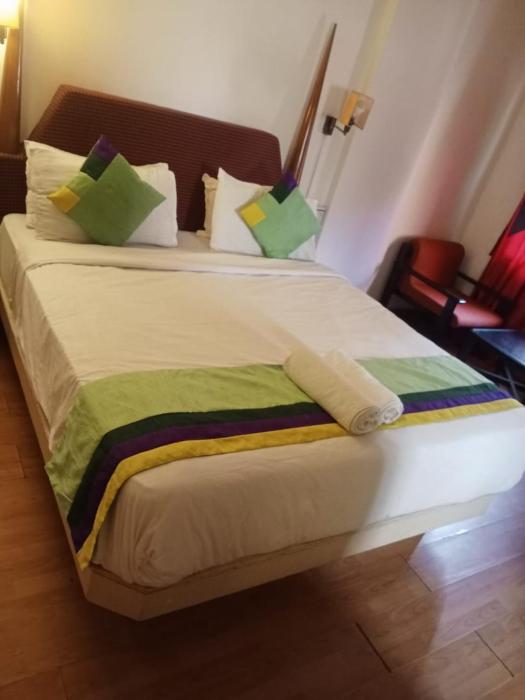 hotel crown