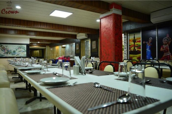 hotel crown