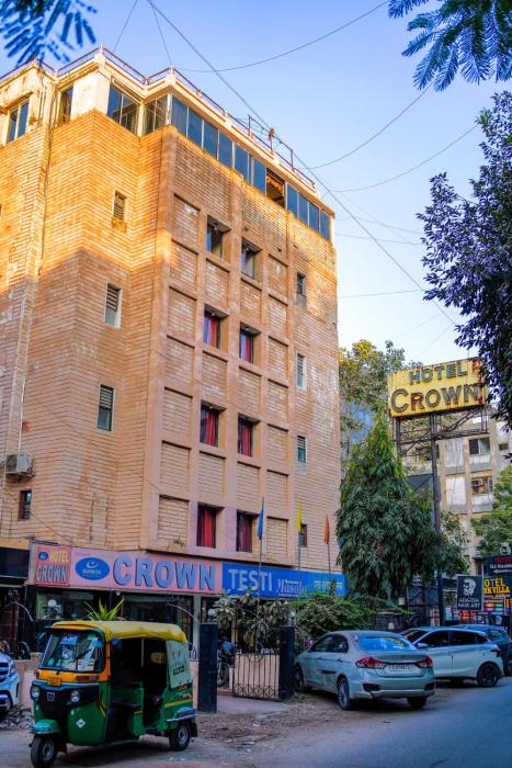 hotel crown