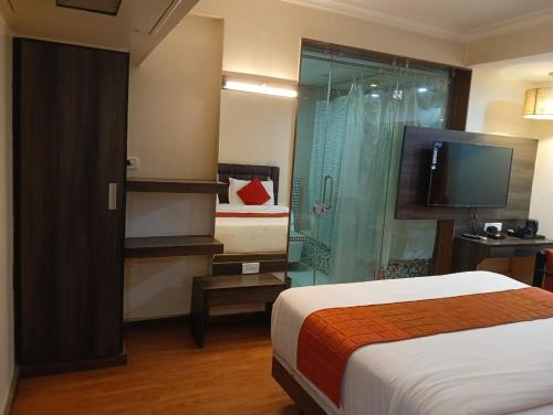 hotel crown