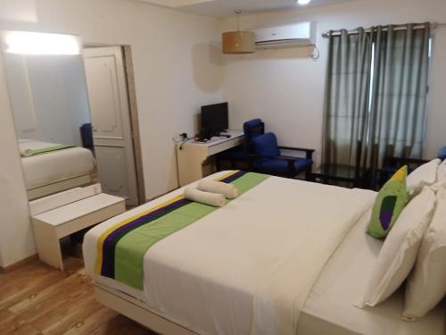 hotel crown