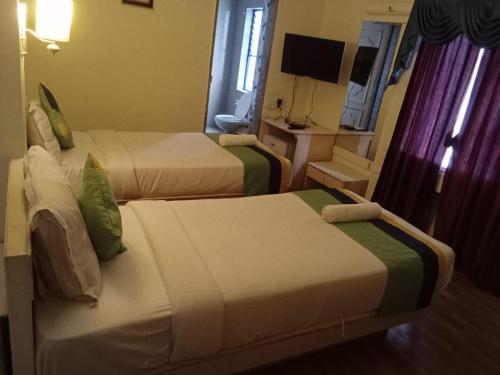 hotel crown