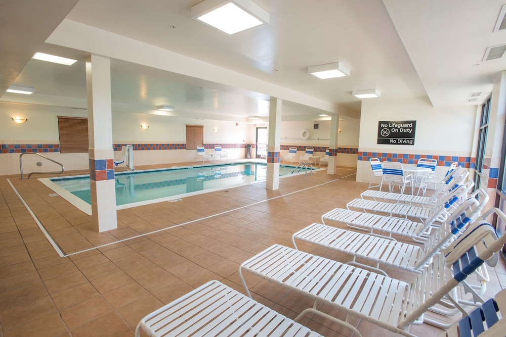 hampton inn and suites dayton airport