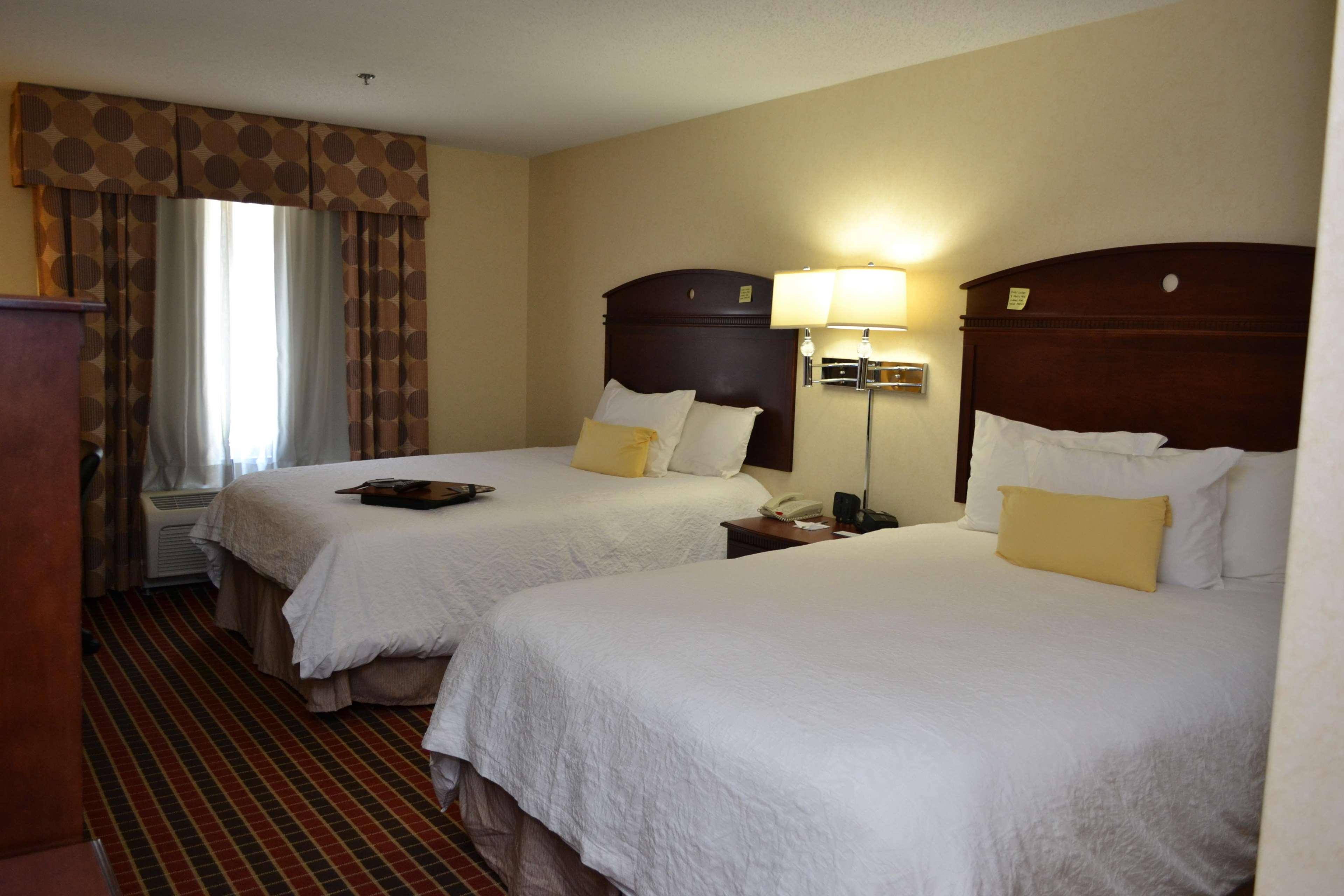 hampton inn and suites dayton airport