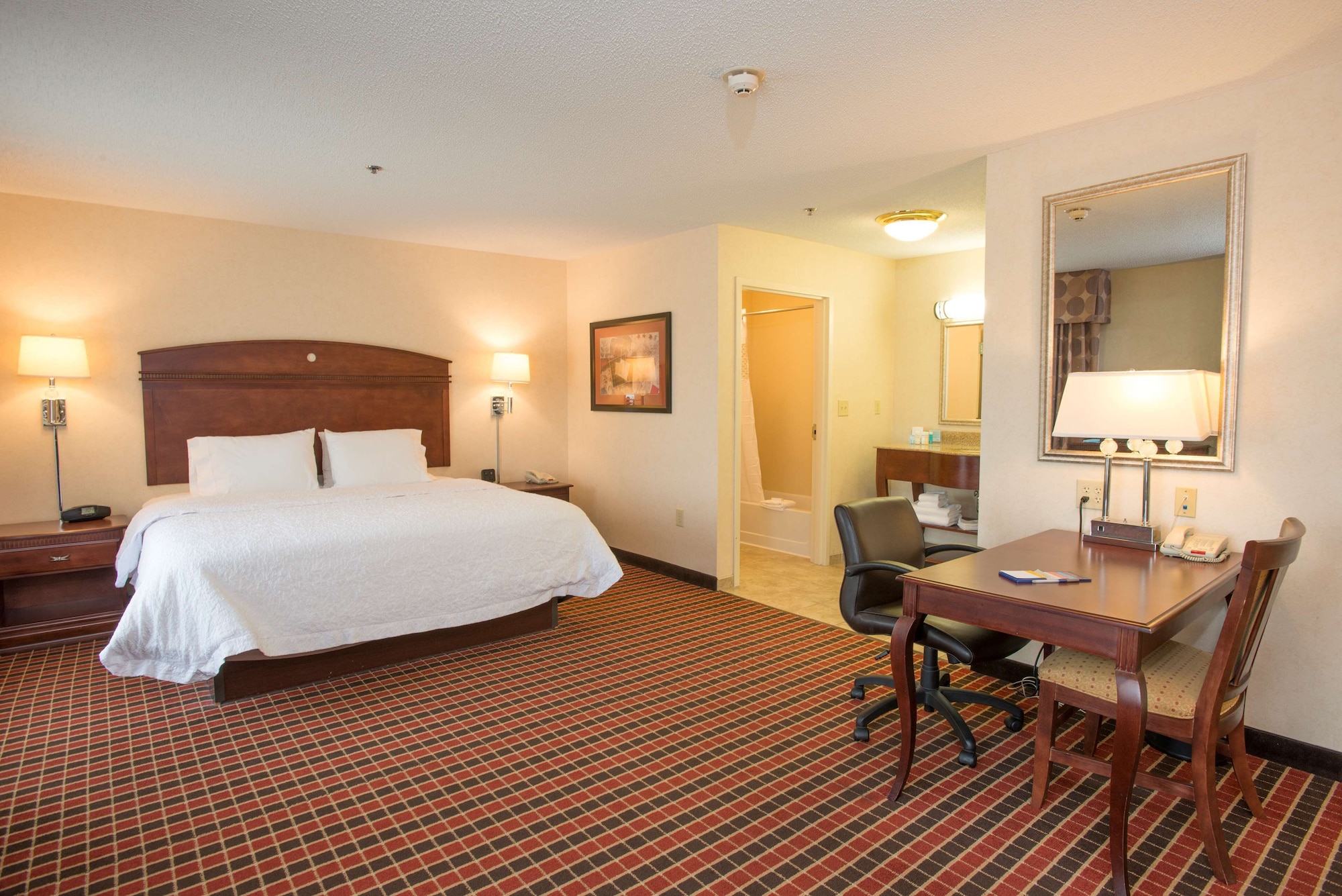 hampton inn and suites dayton airport
