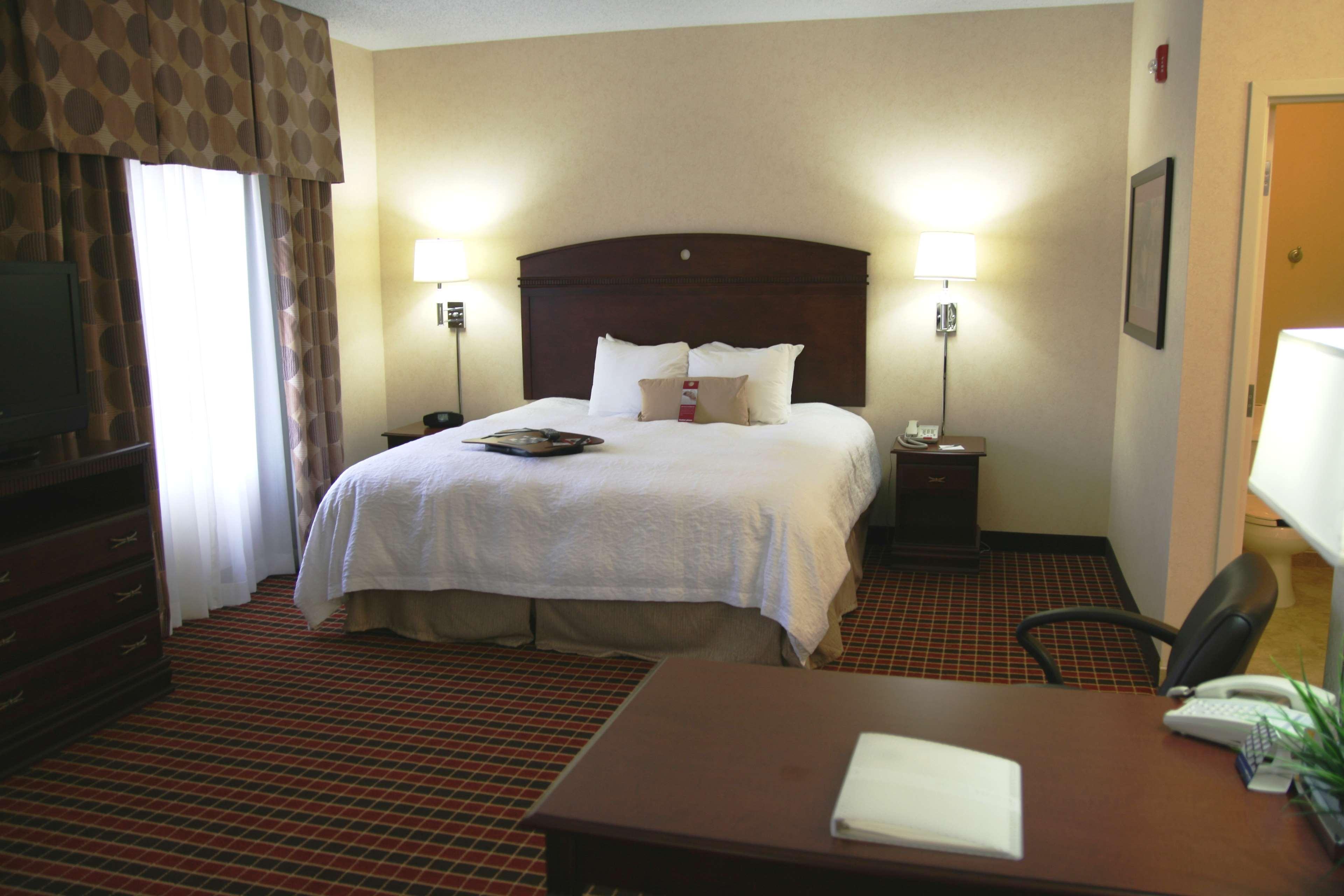 hampton inn and suites dayton airport