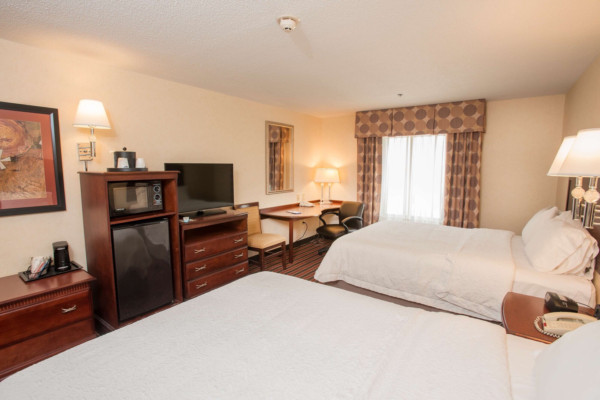 hampton inn and suites dayton airport