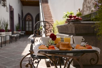 El Serafin Hotel Boutique,Independencia No. 22,3 star