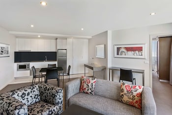 adina serviced apartments canberra dickson