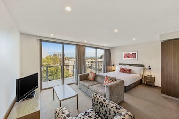 adina serviced apartments canberra dickson