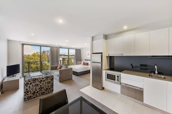 adina serviced apartments canberra dickson